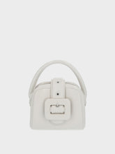 Cargar imagen en el visor de la galería, Lula Patent Belted Bag - Light Grey