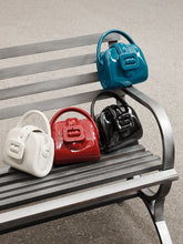 Cargar imagen en el visor de la galería, Lula Patent Belted Bag - Light Grey